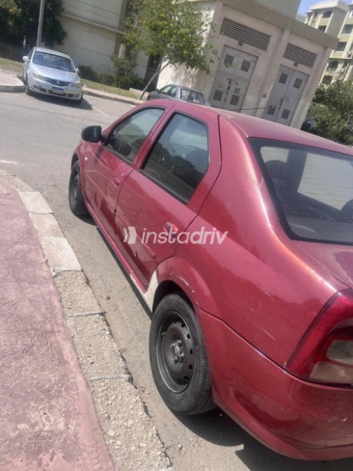 Renault Logan 2013 Dark Red Manual Used for Sale in Cairo - 5