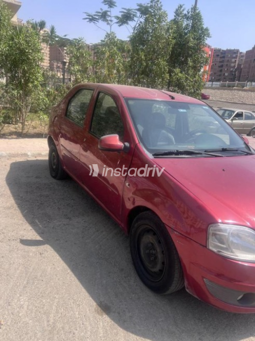 Renault Logan 2013 Dark Red Manual Used for Sale in Cairo - 6