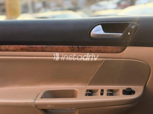 Volkswagen Jetta 2008 Black Automatic Used for Sale in Nasr city - 8