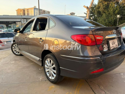 Hyundai Elantra 2018 Gray Manual Used for Sale in Nasr city - 4