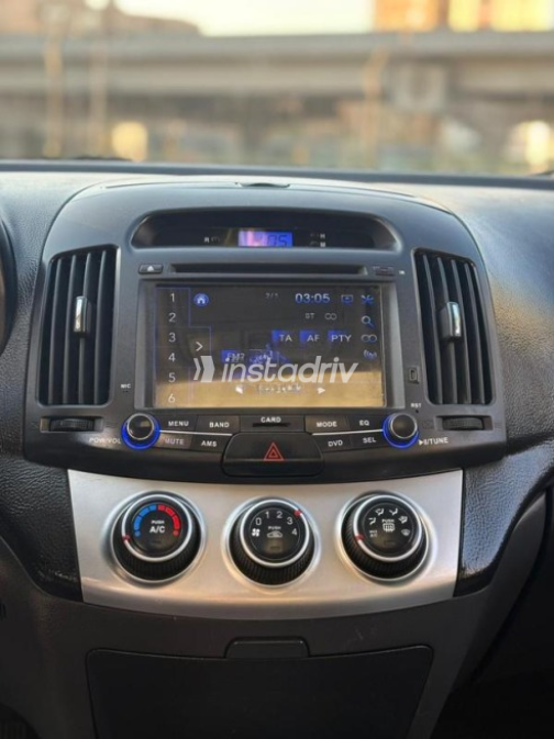 Hyundai Elantra 2018 Gray Manual Used for Sale in Nasr city - 8