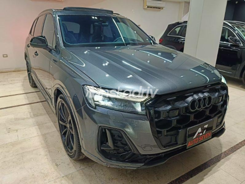 Audi Q7 2025 Gray Automatic Used for Sale in Heliopolis - 3