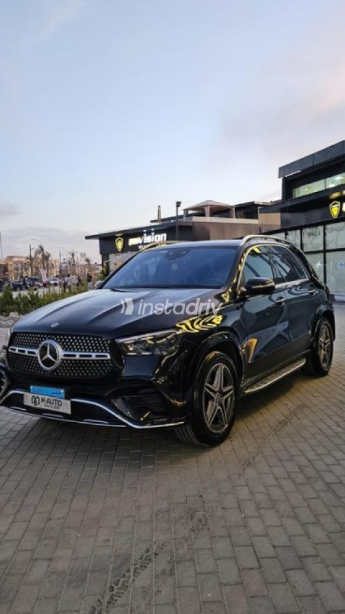 مرسيدس GLE 2024 أسود أوتوماتيك مستعملة للبيع في مدينة الشيخ زايد - 3