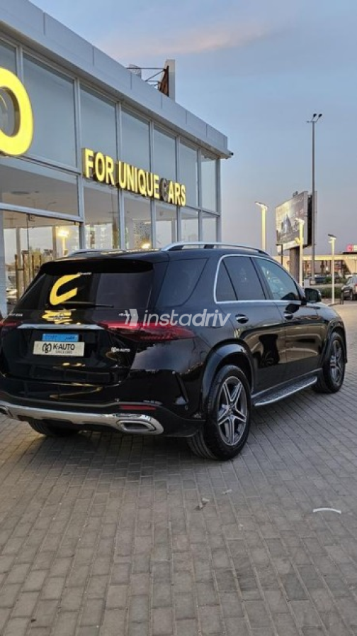 مرسيدس GLE 2024 أسود أوتوماتيك مستعملة للبيع في مدينة الشيخ زايد - 5