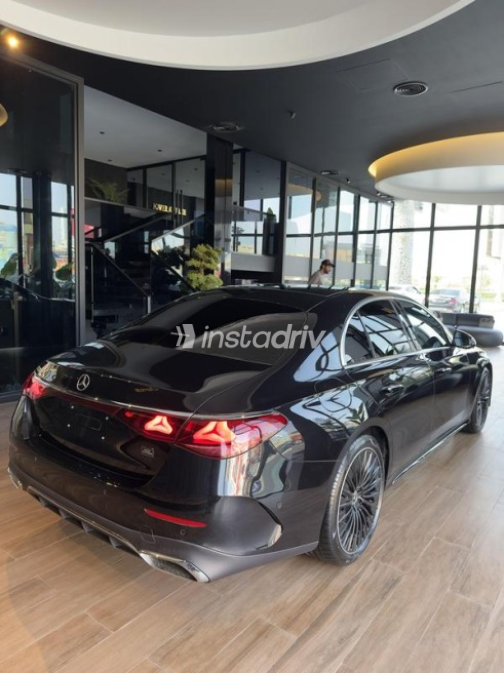 Mercedes E 200 2024 Black Automatic Used for Sale in Sheikh Zayed City - 2