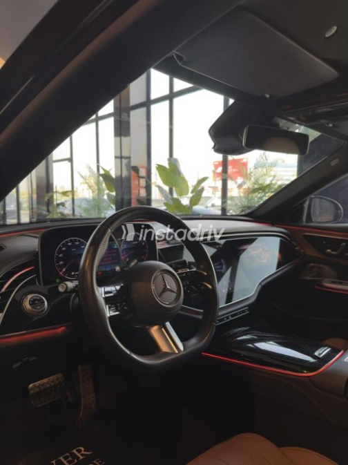 Mercedes E 200 2024 Black Automatic Used for Sale in Sheikh Zayed City - 5