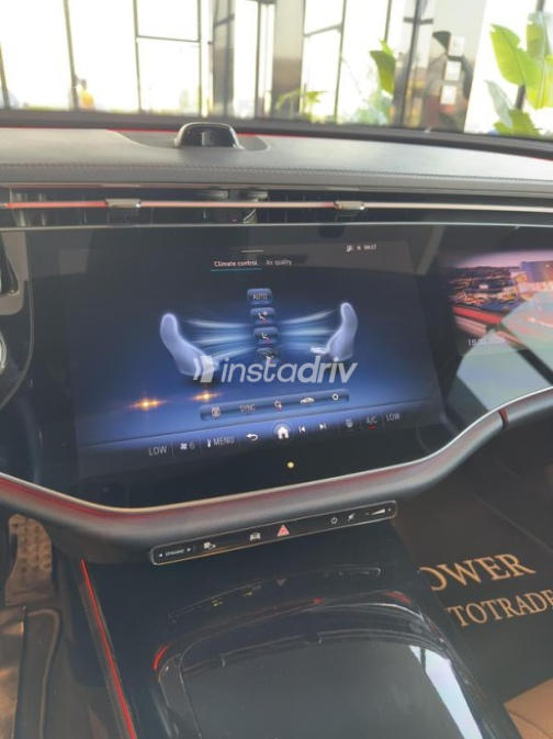 Mercedes E 200 2024 Black Automatic Used for Sale in Sheikh Zayed City - 7