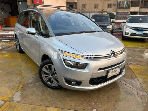 Citroën C4 2017 White Automatic Used for Sale in Nasr city - 1