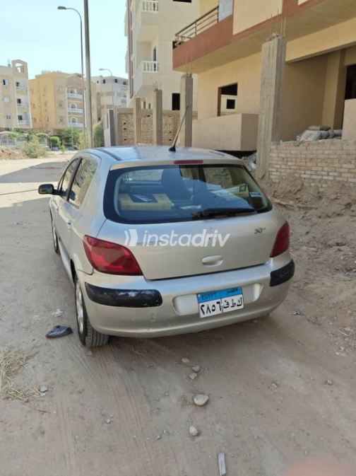 Peugeot 307 2007 Gold Automatic Used for Sale in Giza - 1