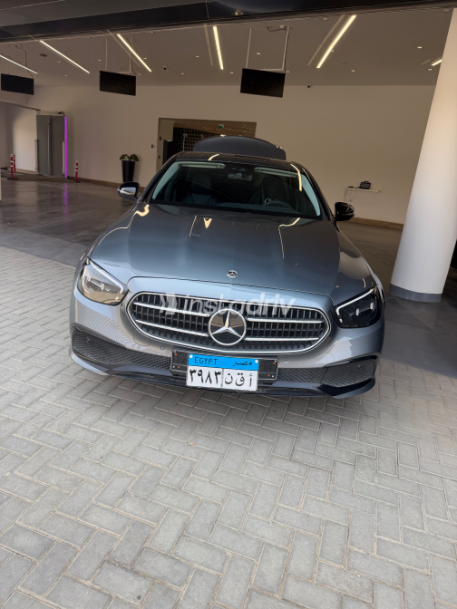 Mercedes E 300 2022 Gray Automatic Used for Sale in Maadi - 1