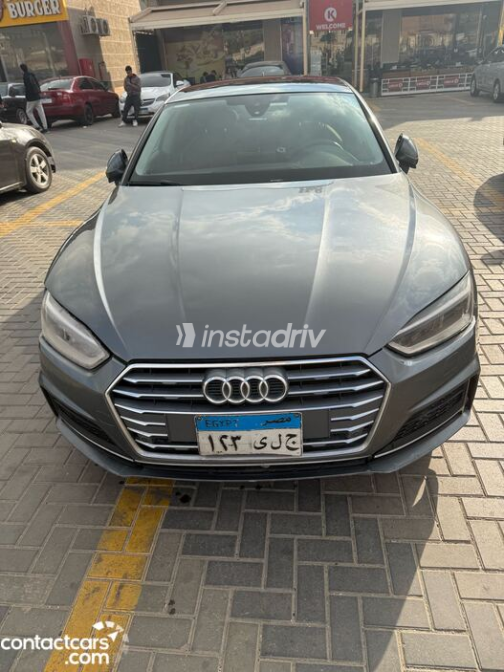 اودي A5 2019 رمادي أوتوماتيك مستعملة للبيع في القاهرة - 3