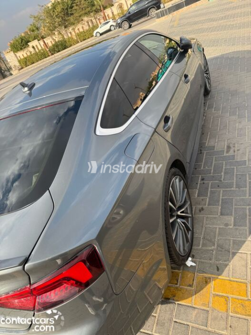 اودي A5 2019 رمادي أوتوماتيك مستعملة للبيع في القاهرة - 7