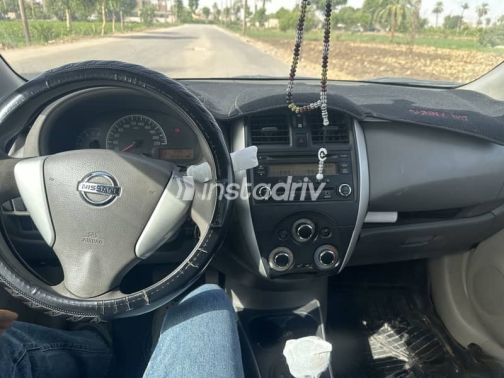 Nissan Sunny 2018 Gray Automatic Used for Sale in Greater Cairo ( Cairo + Giza) - 3
