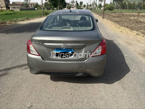 Nissan Sunny 2018 Gray Automatic Used for Sale in Greater Cairo ( Cairo + Giza) - 9