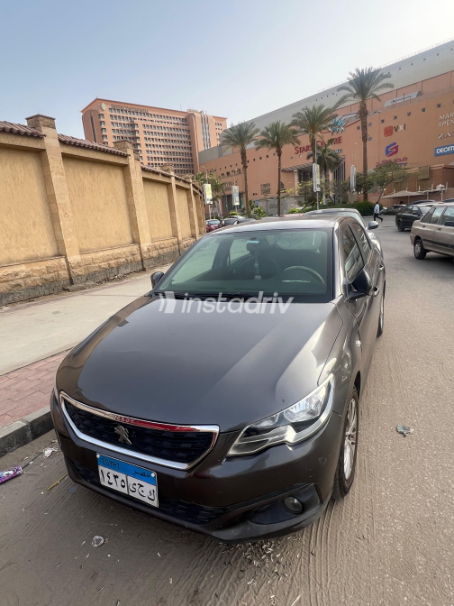 بيجو 301 2019 بني أوتوماتيك مستعملة للبيع في مدينة نصر - 1