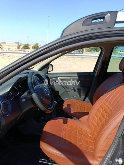 Renault Duster 2016 Dark Gray Manual Used for Sale in Ras Gharib - 5