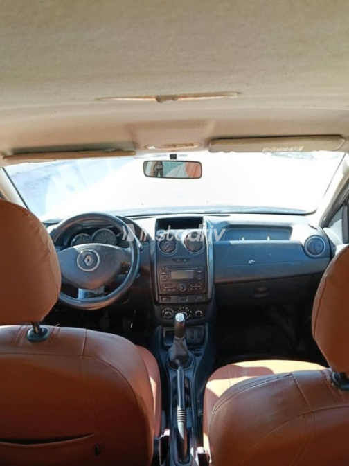 Renault Duster 2016 Dark Gray Manual Used for Sale in Ras Gharib - 8