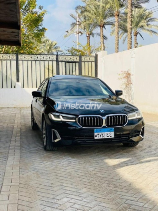 بي ام دبليو 520 2023 أبيض أوتوماتيك مستعملة للبيع في القاهرة الكبرى ( القاهرة - الجيزة) - 7