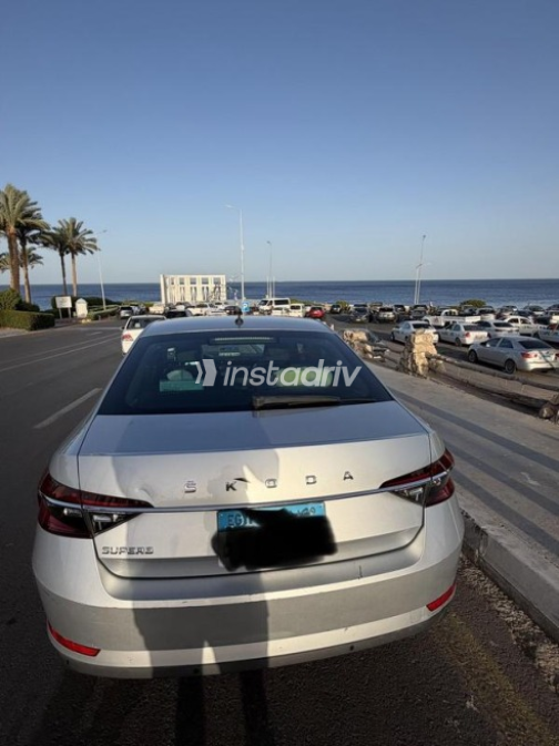 Skoda Superb 2021 White Automatic Used for Sale in Greater Cairo ( Cairo + Giza) - 9
