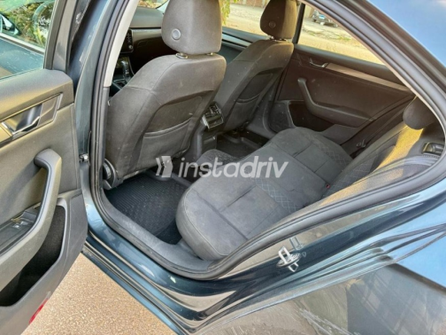Skoda Superb 2018 White Automatic Used for Sale in Greater Cairo ( Cairo + Giza) - 7