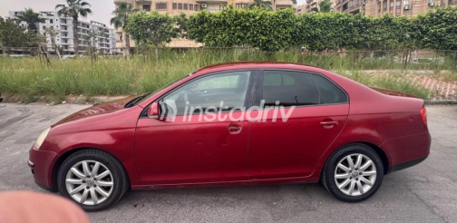Volkswagen Jetta 2009 Red Automatic Used for Sale in Nasr city - 4