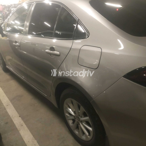 تويوتا كورولا 2021 فضي CVT مستعملة للبيع في الهرم - 7
