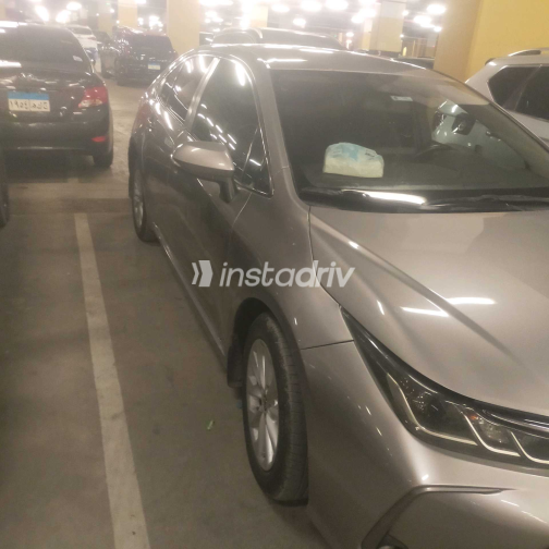 تويوتا كورولا 2021 فضي CVT مستعملة للبيع في الهرم - 9