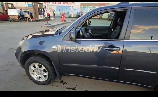 Chery Tiggo 3 2017 Gray Automatic Used for Sale in Nasr city - 3