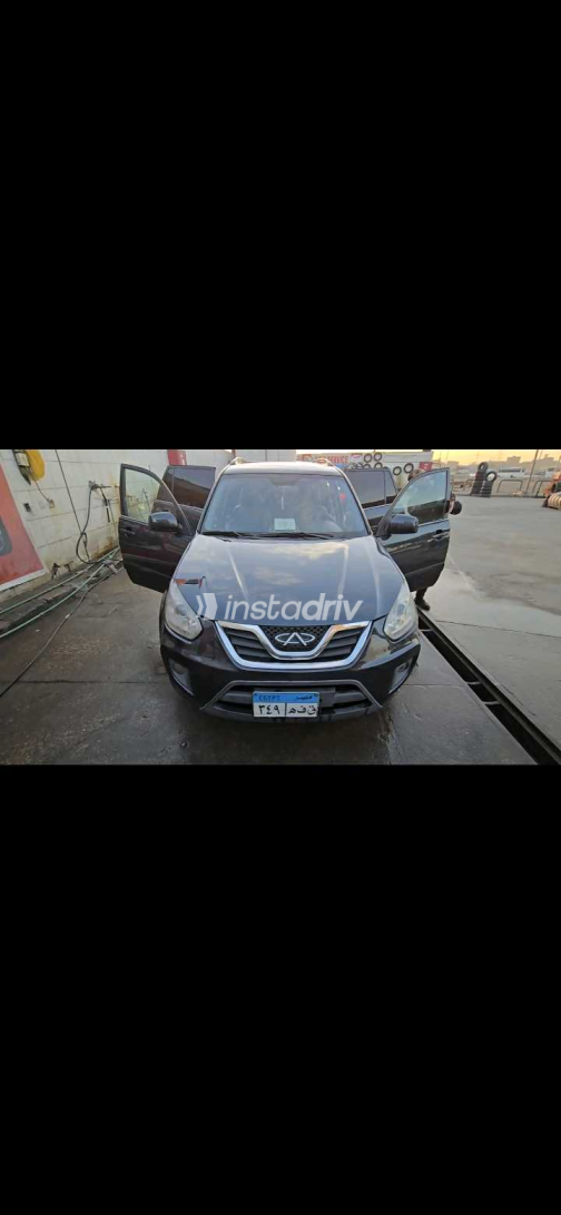 Chery Tiggo 3 2017 Gray Automatic Used for Sale in Nasr city - 4
