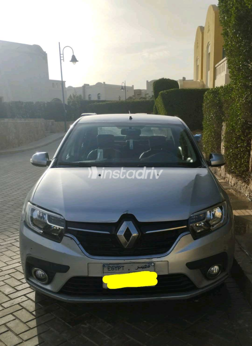 Renault Logan 2020 Silver Automatic Used for Sale in Nasr city - 6