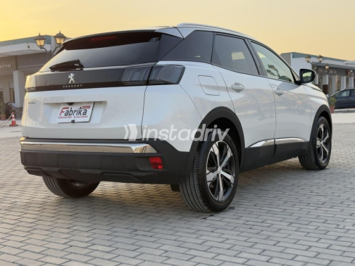 Peugeot 3008 2021 White Automatic Used for Sale in Nasr city - 6