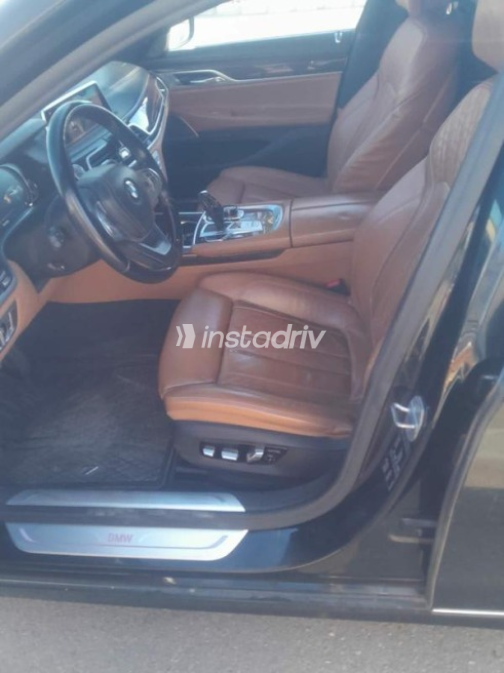 BMW 740 2019 White Automatic Used for Sale in Greater Cairo ( Cairo + Giza) - 3