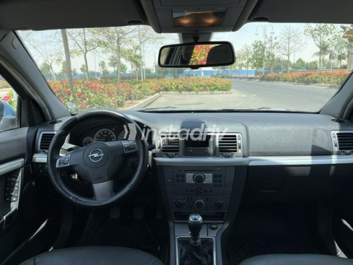 Opel Vectra 2007 White Manual Used for Sale in Madinaty - 6
