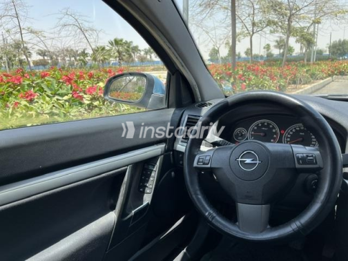 Opel Vectra 2007 White Manual Used for Sale in Madinaty - 8