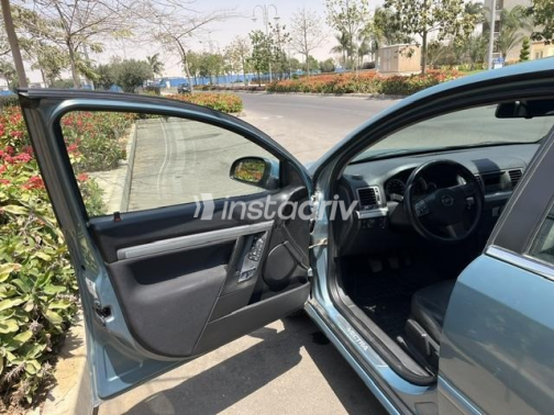 Opel Vectra 2007 White Manual Used for Sale in Madinaty - 10