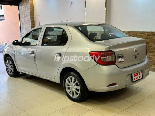Renault Logan 2016 Silver Automatic Used for Sale in Pyramids Gardens - 4