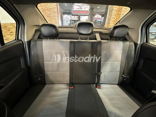 Renault Logan 2016 Silver Automatic Used for Sale in Pyramids Gardens - 8