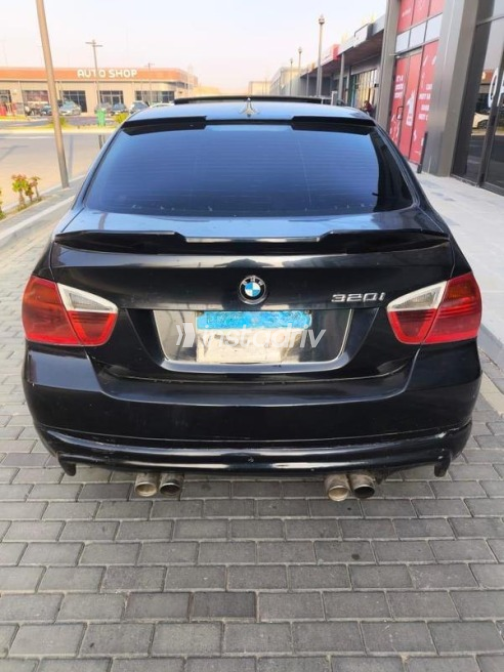 بي ام دبليو 320 2008 أسود أوتوماتيك مستعملة للبيع في 6 أكتوبر - 3