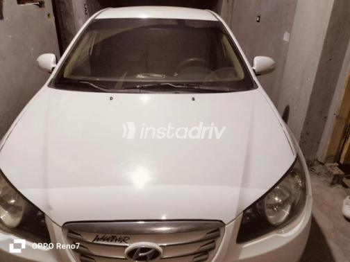 Hyundai Avante 2010 White Automatic Used for Sale in El Mahalla - 3
