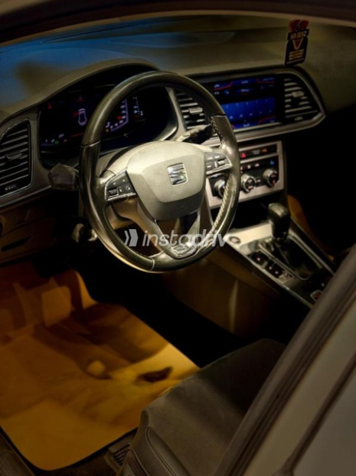 Seat Leon 2020 White Automatic Used for Sale in Damietta - 4