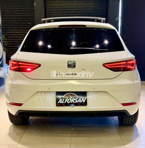 Seat Leon 2020 White Automatic Used for Sale in Damietta - 9