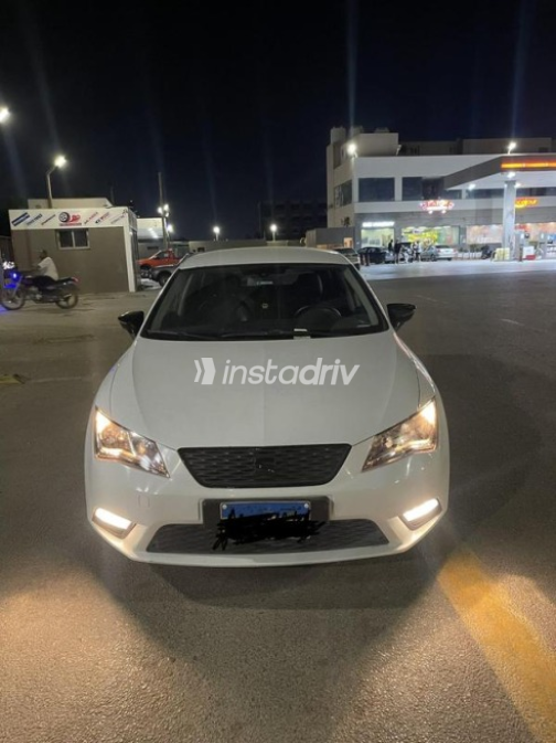 Seat Leon 2014 White Automatic Used for Sale in Suez  - 1