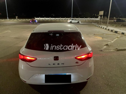 Seat Leon 2014 White Automatic Used for Sale in Suez  - 3