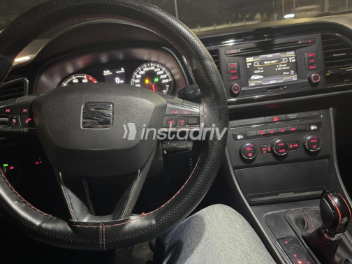 Seat Leon 2014 White Automatic Used for Sale in Suez  - 4