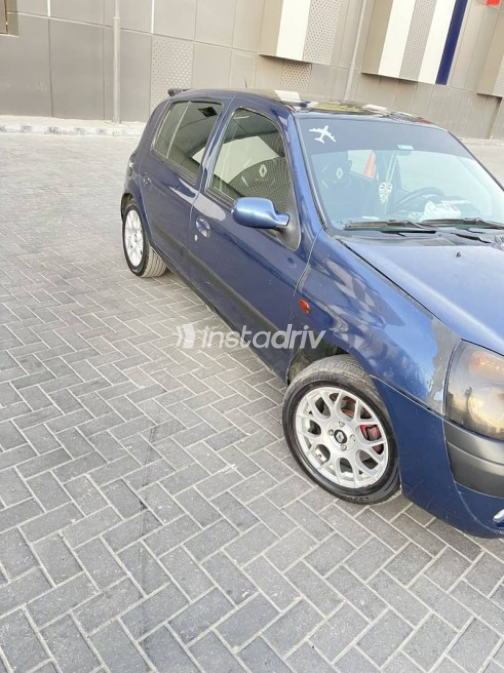 Renault Clio 2002 Dark Blue Manual Used for Sale in Greater Cairo ( Cairo + Giza) - 7