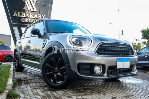Mini Country man 2019 Gray Automatic Used for Sale in Madinaty - 3