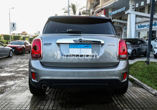 Mini Country man 2019 Gray Automatic Used for Sale in Madinaty - 6