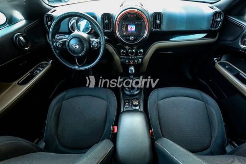 Mini Country man 2019 Gray Automatic Used for Sale in Madinaty - 7