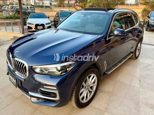 بي ام دبليو X5 2020 أزرق غامق أوتوماتيك مستعملة للبيع في القاهرة - 3