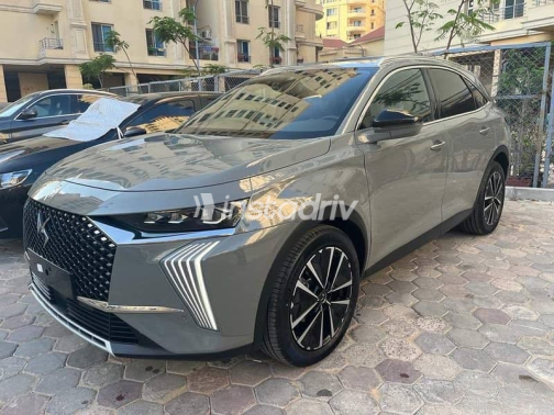 دى اس DS7 2023 رمادي أوتوماتيك مستعملة للبيع في القاهرة - 3